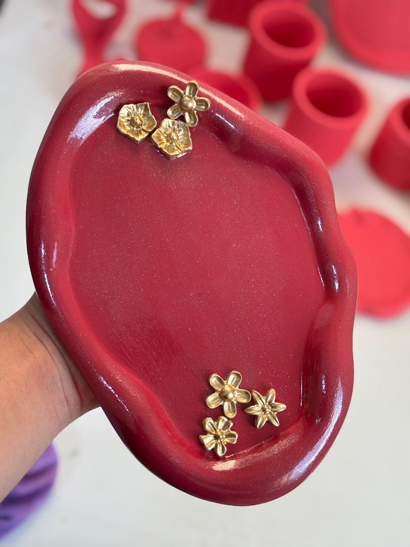 استند اکسسوری و آرایشی مدل سینی دفرمه شیپ عکاسی